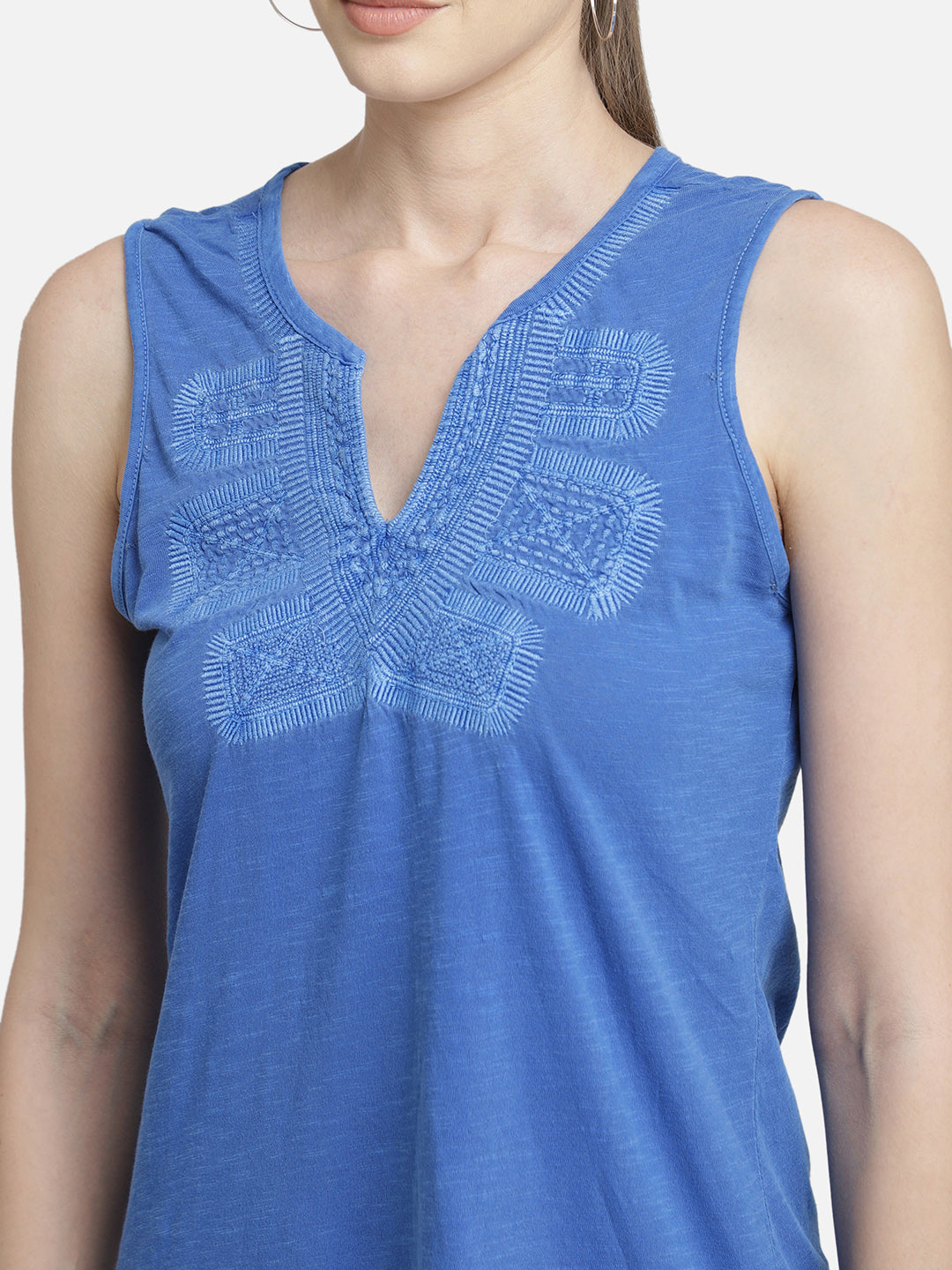 Blue Embroidered viscose knit casual casual top