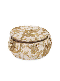 Beige embroidered jewelery box