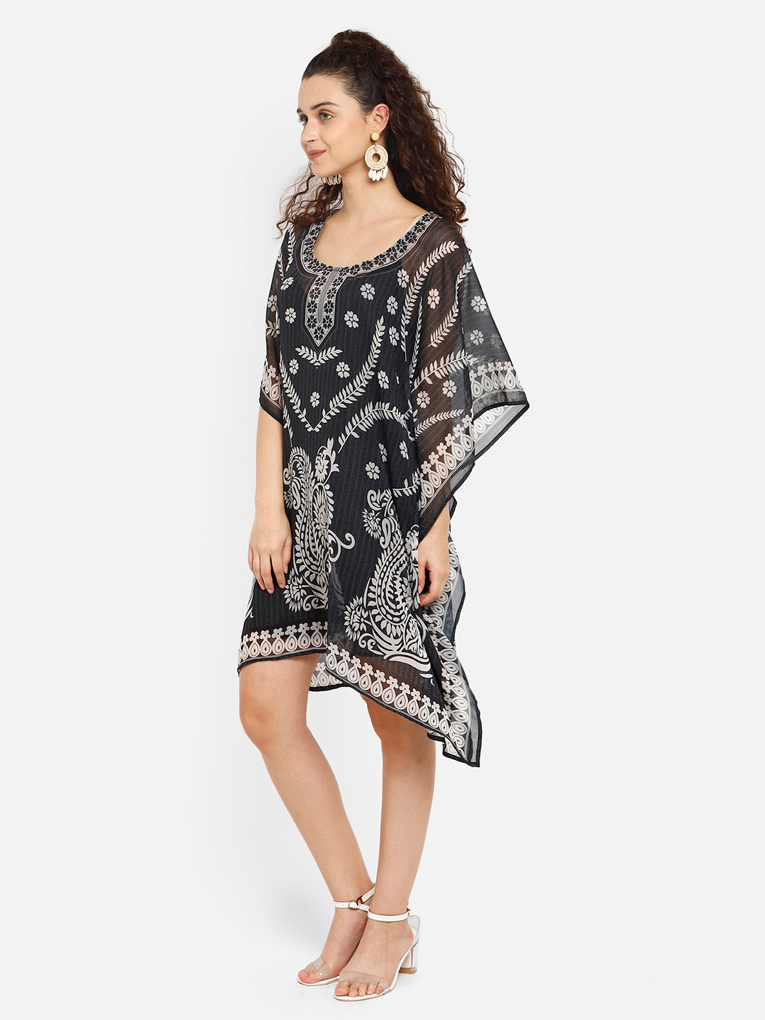 Black and White Printed airy Relaxed fit Freesize Polyester Kaftan