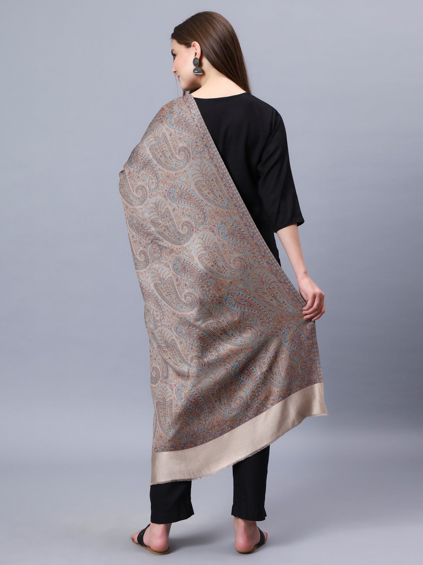 Grey viscose stole with multicolor paisley jacquard pattern stole