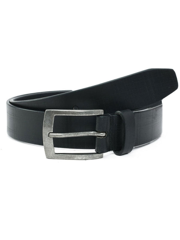 black patterned belt