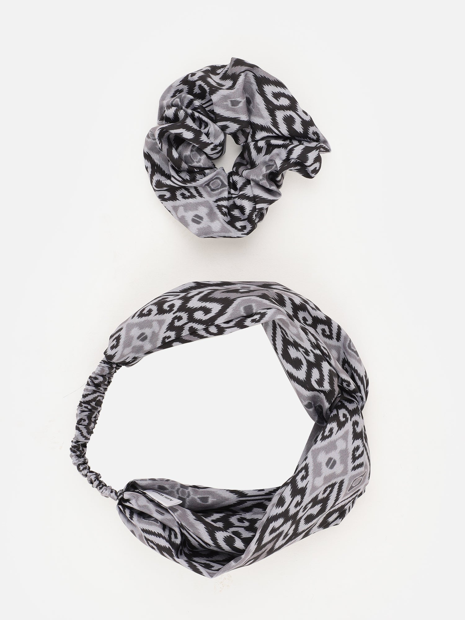 Grey Color Printed Headband and Scrunchy Aditi Wasan